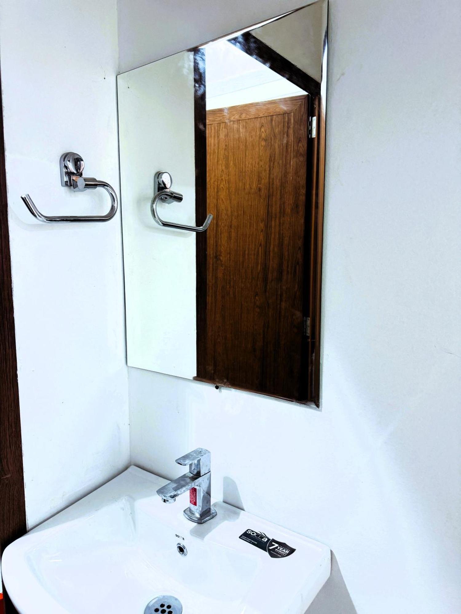 Vcs Apartments Parassinikadavu Parassinikkadavu Екстер'єр фото