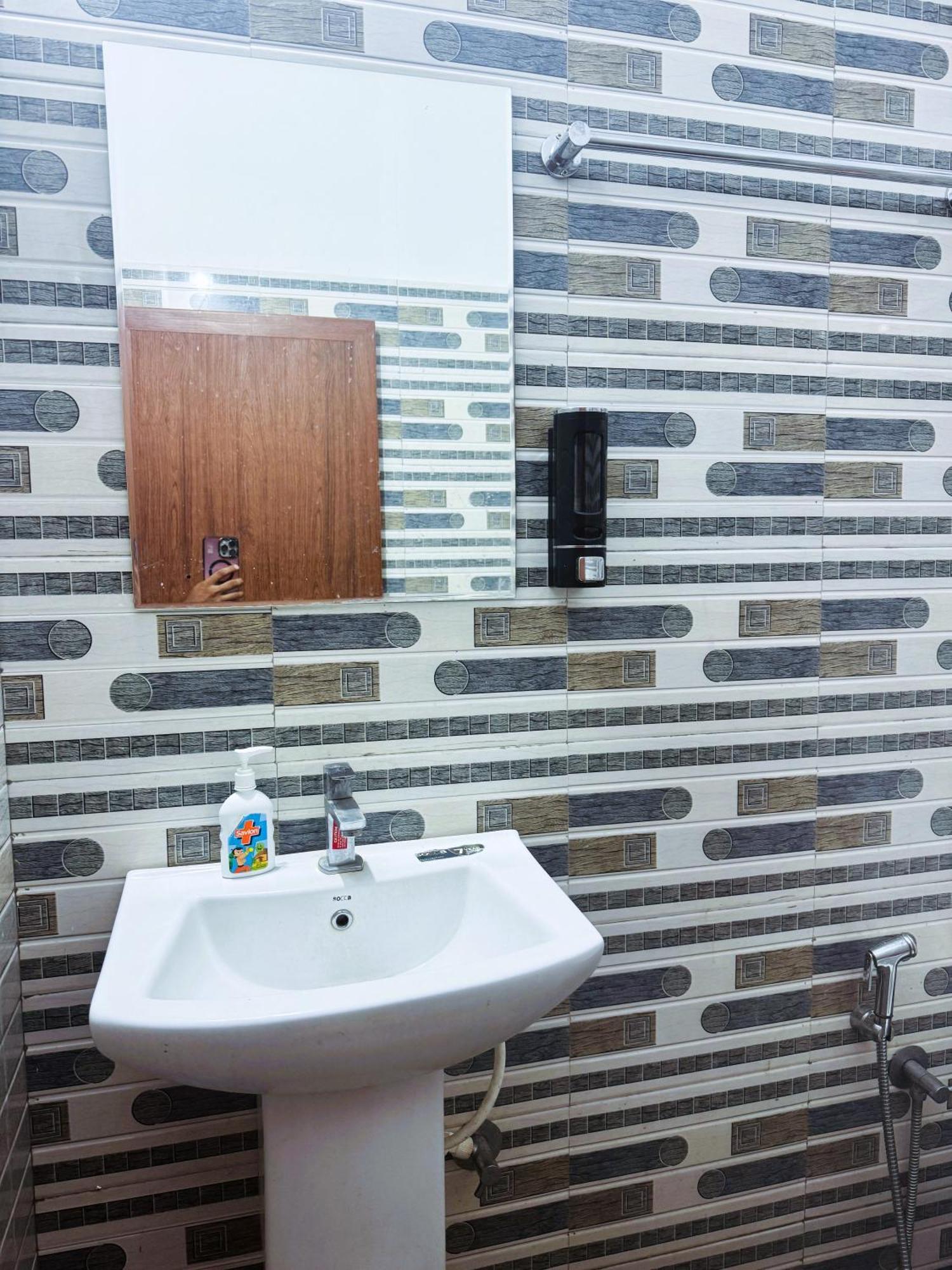 Vcs Apartments Parassinikadavu Parassinikkadavu Екстер'єр фото